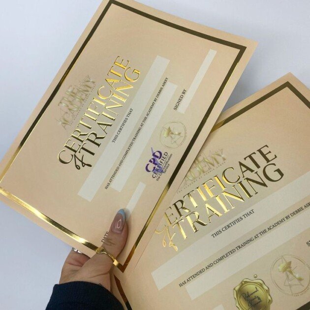 materiale publicitare ambalaje personalizate din carton, ambalaj alimentar, cutii din carton, cutii pentru pizza, cutii pentru torturi și deserturi, cutie din carton cu fereastră, barcă din carton, pahare din carton, pachete din hârtie și carton, ambalaje pentru flori, stickere și etichete personalizate, materiale publicitare personalizate, produse din hârtie pentru birou personalizate